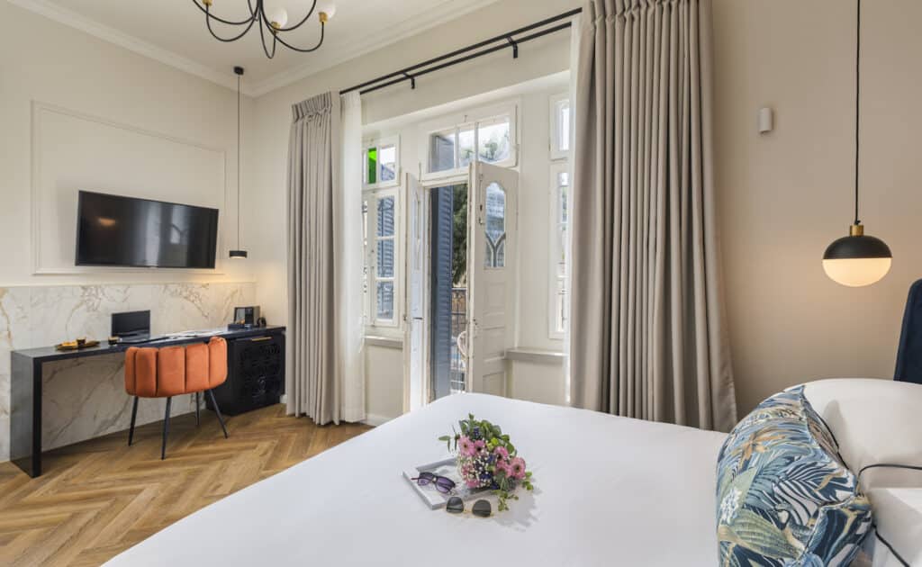 חדר קינג עם מרפסת - מלון דמסון